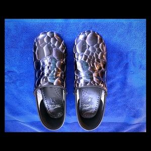 Dansko black alligator clogs